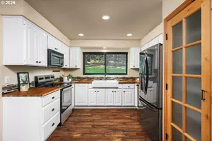 19420 NE Vista Hill Dr, Hillsboro, OR 97123 - Photo 18