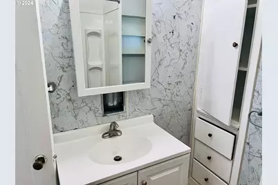 1346 SE 43rd Ave, Portland, OR 97215 - Photo 8