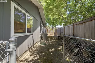 8820 SW Nisqually Ct, Tualatin, OR 97062 - Photo 38