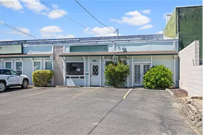 31 N Adams St, Coquille, OR 97423 - Photo 4