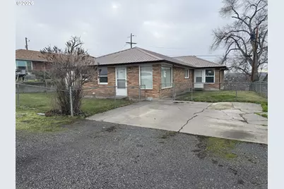 805 SE 6th St, Pendleton, OR 97801 - Photo 2