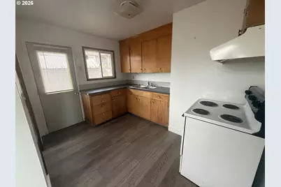 805 SE 6th St, Pendleton, OR 97801 - Photo 10