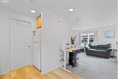 132 SE 119th Ave #5, Portland, OR 97216 - Photo 4