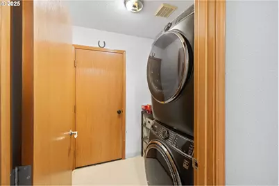 14206 SE Raelyn Ter, Milwaukie, OR 97267 - Photo 14