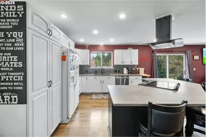 14206 SE Raelyn Ter, Milwaukie, OR 97267 - Photo 10