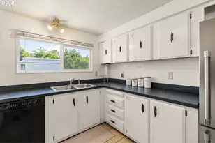 1199 N Terry St, Eugene, OR 97402 - Photo 12