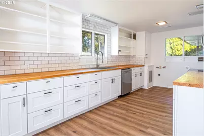 1090 Nyssa St, Junction City, OR 97448 - Photo 8