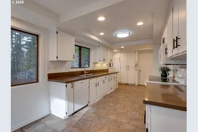 9942 SE Kela Pl, Happy Valley, OR 97086 - Photo 10