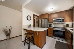 11992 SW Royalty Ct, Portland, OR 97224 - Photo 6