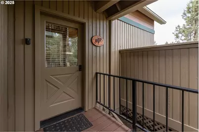 8825 SW Canyon Wren Ct, Redmond, OR 97756 - Photo 4