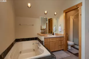 8825 SW Canyon Wren Ct, Redmond, OR 97756 - Photo 18