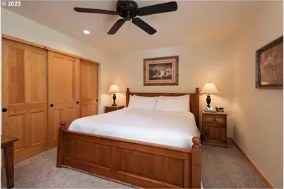 8825 SW Canyon Wren Ct, Redmond, OR 97756 - Photo 12