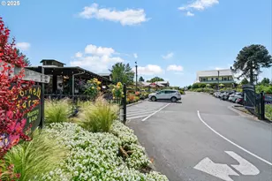 6535 SW Canyon Ct, Portland, OR 97225 - Photo 32