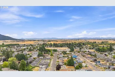 711 W Grant St, Lebanon, OR 97355 - Photo 40