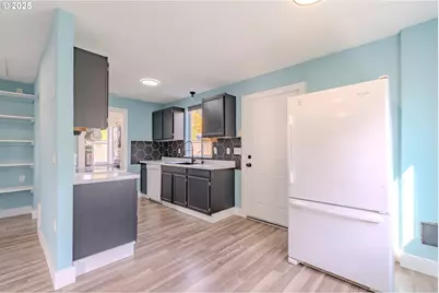 1014 W 38th St, Vancouver, WA 98660 - Photo 8