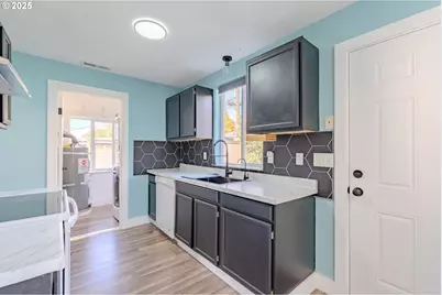 1014 W 38th St, Vancouver, WA 98660 - Photo 10