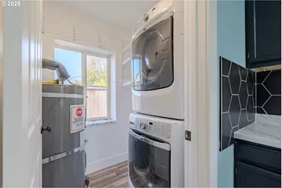 1014 W 38th St, Vancouver, WA 98660 - Photo 12