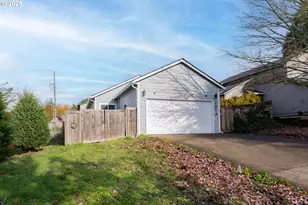 1014 W 38th St, Vancouver, WA 98660 - Photo 2