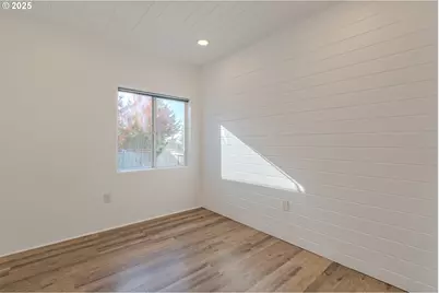 1014 W 38th St, Vancouver, WA 98660 - Photo 26