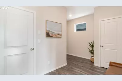 372 Greencrest St NE, Salem, OR 97301 - Photo 2