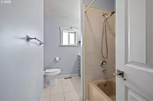 280 Roan Dr, Eugene, OR 97401 - Photo 32