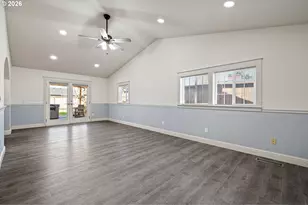 280 Roan Dr, Eugene, OR 97401 - Photo 18