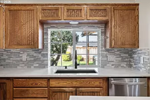 280 Roan Dr, Eugene, OR 97401 - Photo 28