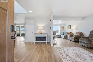 242 Adams Dr, Kelso, WA 98626 - Photo 6