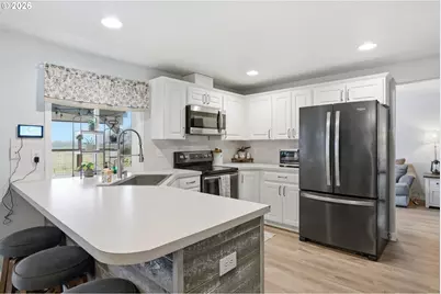 242 Adams Dr, Kelso, WA 98626 - Photo 16