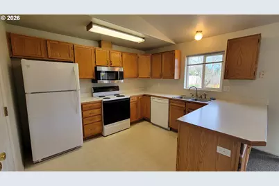 919 S 37th Pl, Springfield, OR 97478 - Photo 4