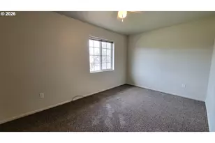 919 S 37th Pl, Springfield, OR 97478 - Photo 8