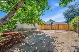5731 NE 10th Ave, Portland, OR 97211 - Photo 38