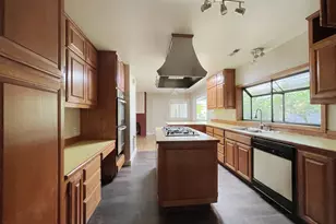18100 Bryant Rd, Lake Oswego, OR 97034 - Photo 18