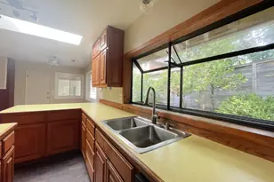 18100 Bryant Rd, Lake Oswego, OR 97034 - Photo 20