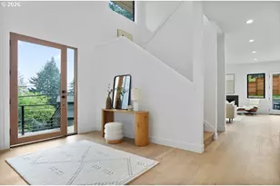 3215 SW Sherwood Pl, Portland, OR 97201 - Photo 4