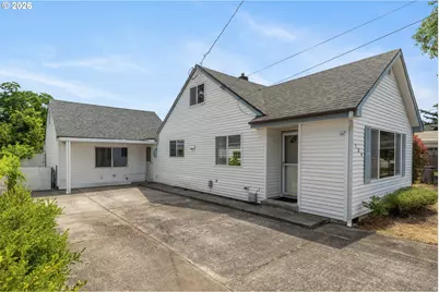 3734 SE 132nd Ave, Portland, OR 97236 - Photo 2