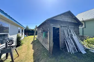 1003 W 12th St, Coquille, OR 97423 - Photo 20