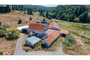94540 Willanch Ln, North Bend, OR 97459 - Photo 8