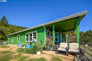 1745 Rifle Range Rd, Roseburg, OR 97470 - Photo 12