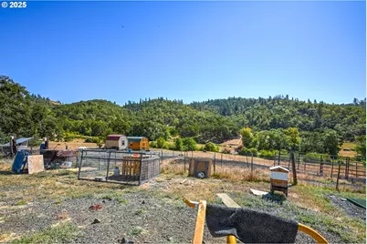1745 Rifle Range Rd, Roseburg, OR 97470 - Photo 8
