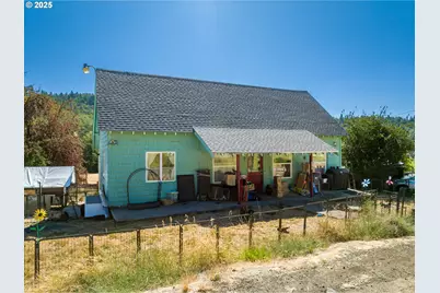 1745 Rifle Range Rd, Roseburg, OR 97470 - Photo 16