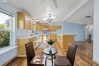 1841 Sunset Way, Eugene, OR 97402 - Photo 12
