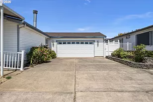 1841 Sunset Way, Eugene, OR 97402 - Photo 34