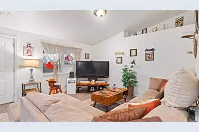 1905 17th St, Springfield, OR 97477 - Photo 12