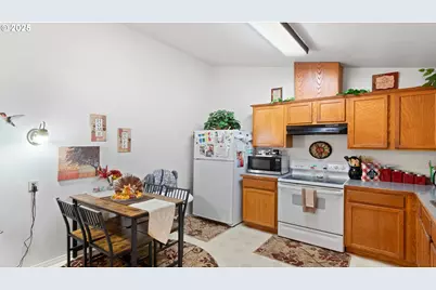 1905 17th St, Springfield, OR 97477 - Photo 14