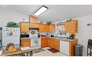 1905 17th St, Springfield, OR 97477 - Photo 8