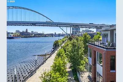1714 NW Riverscape St, Portland, OR 97209 - Photo 2