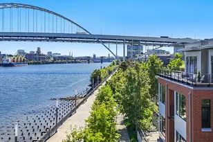 1714 NW Riverscape St, Portland, OR 97209 - Photo 2