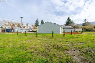 760 E Elmore St, Lebanon, OR 97355 - Photo 32