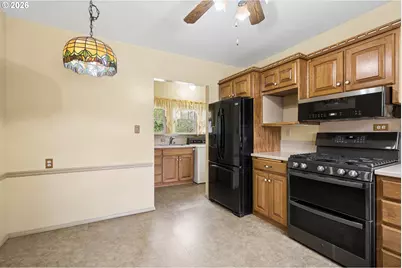 101 7th St, Dayton, OR 97114 - Photo 18
